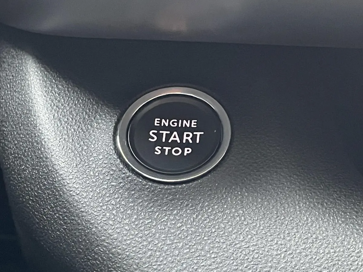 1.2 e-Hybrid Summit Navigatie / Stoelverwarming / Trekhaak