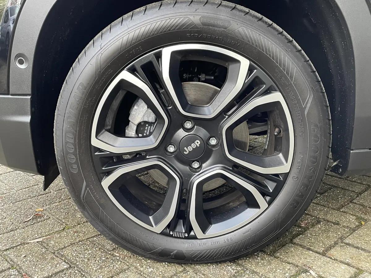 1.2 e-Hybrid Summit Navigatie / Stoelverwarming / Trekhaak