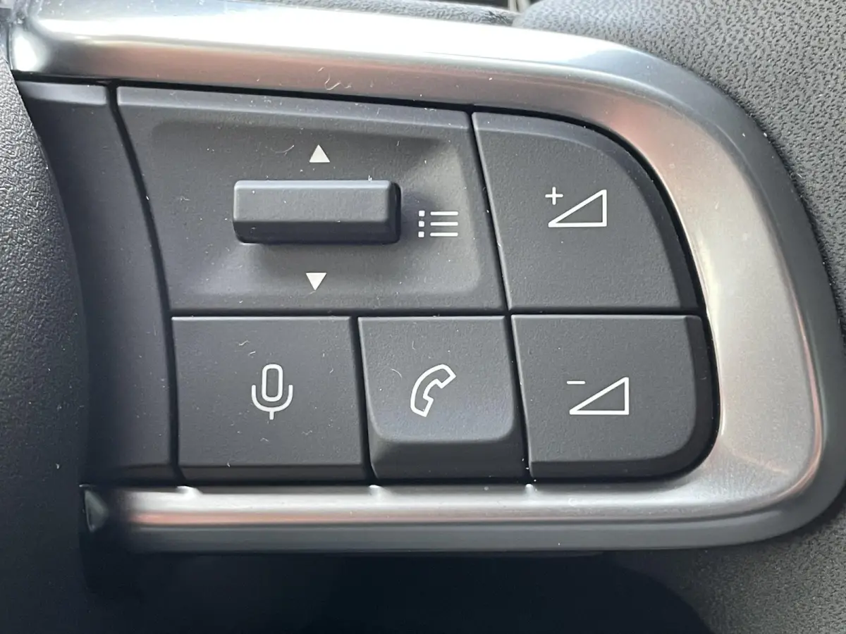 1.2 e-Hybrid Summit Navigatie / Stoelverwarming / Trekhaak