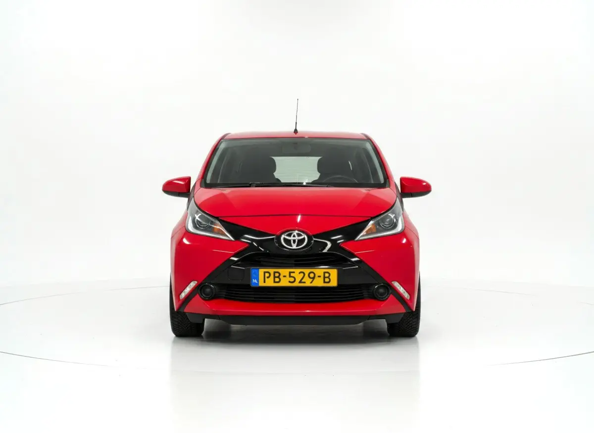 1.0 VVT-i x - Infotainment - Camera - Airco