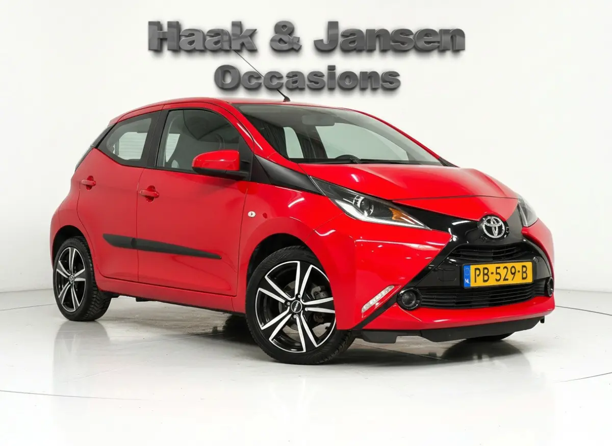 1.0 VVT-i x - Infotainment - Camera - Airco