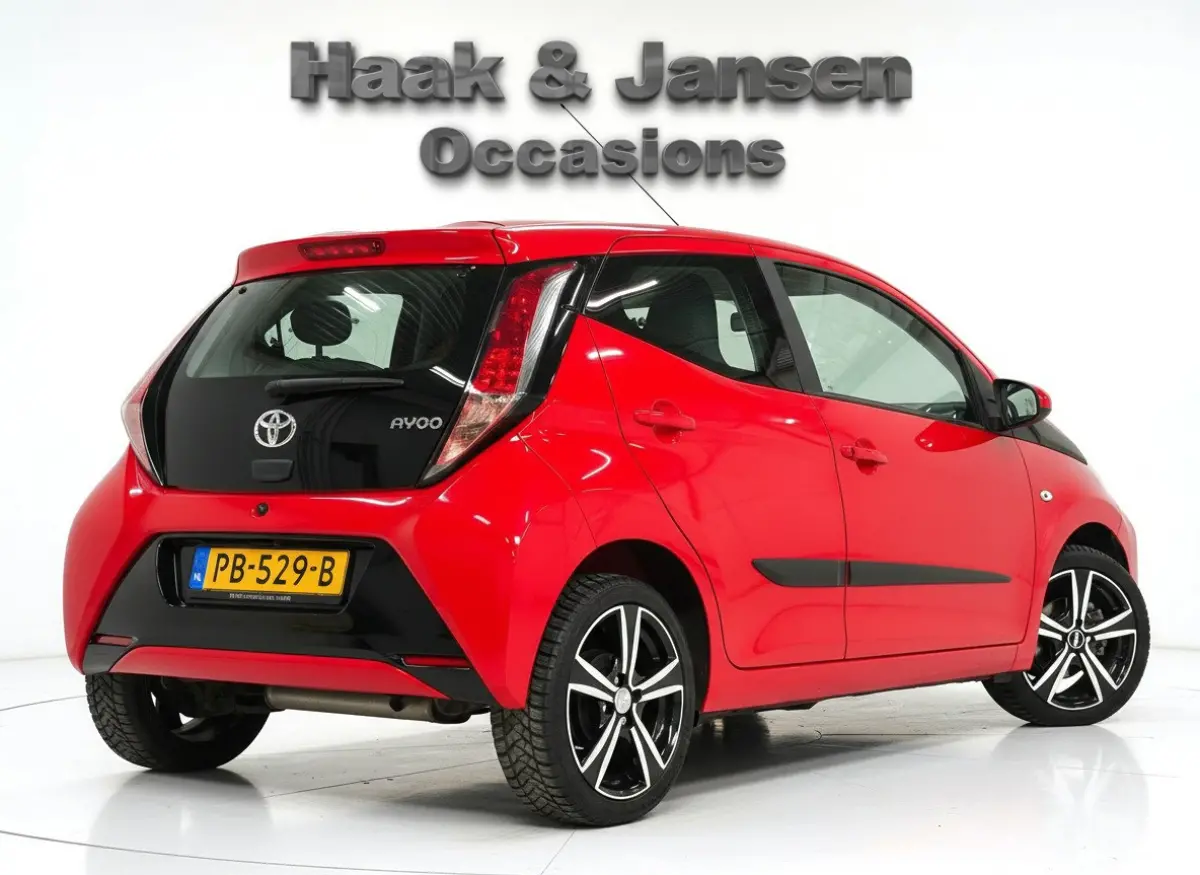 1.0 VVT-i x - Infotainment - Camera - Airco