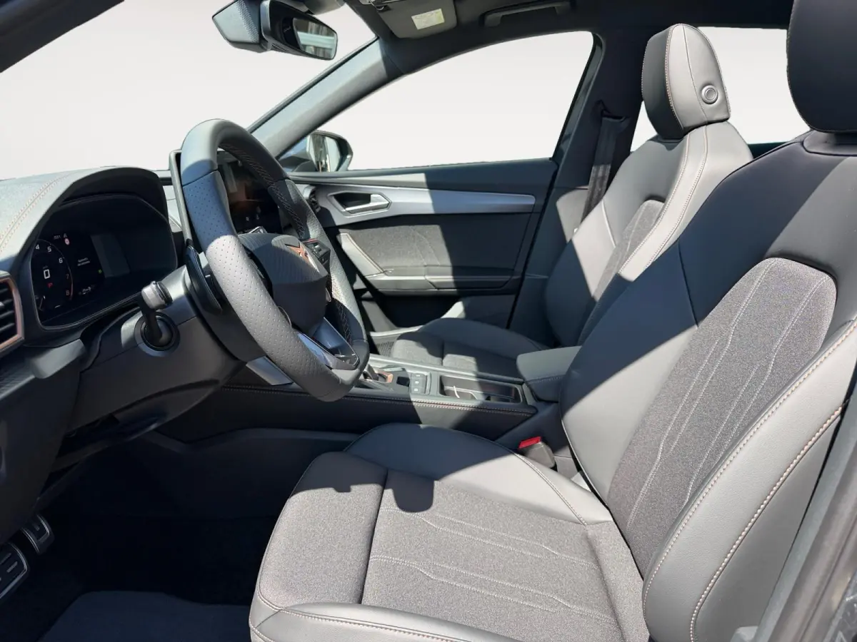 1.5 TSI e-Hybrid Business Panoramadak | Stuur verwarming etc! | Trekhaak | Super compleet en helemaal nieuw!