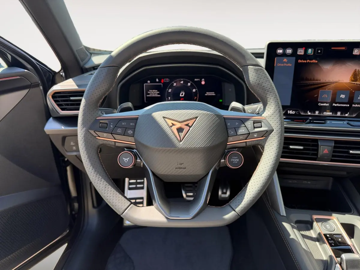 1.5 TSI e-Hybrid Business Panoramadak | Stuur verwarming etc! | Trekhaak | Super compleet en helemaal nieuw!
