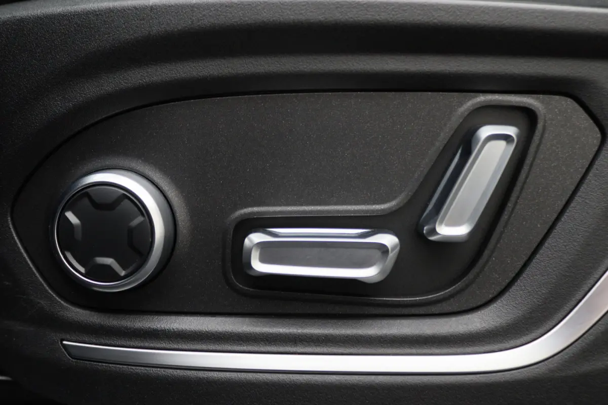 1.5 Plug-in Hybrid 360° Camera, Panoramadak, ACC, Apple Carplay, Infinity Sound, DAB, 20''