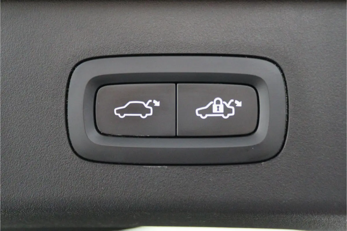 1.5 Plug-in Hybrid 360° Camera, Panoramadak, ACC, Apple Carplay, Infinity Sound, DAB, 20''