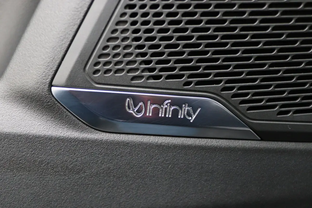 1.5 Plug-in Hybrid 360° Camera, Panoramadak, ACC, Apple Carplay, Infinity Sound, DAB, 20''
