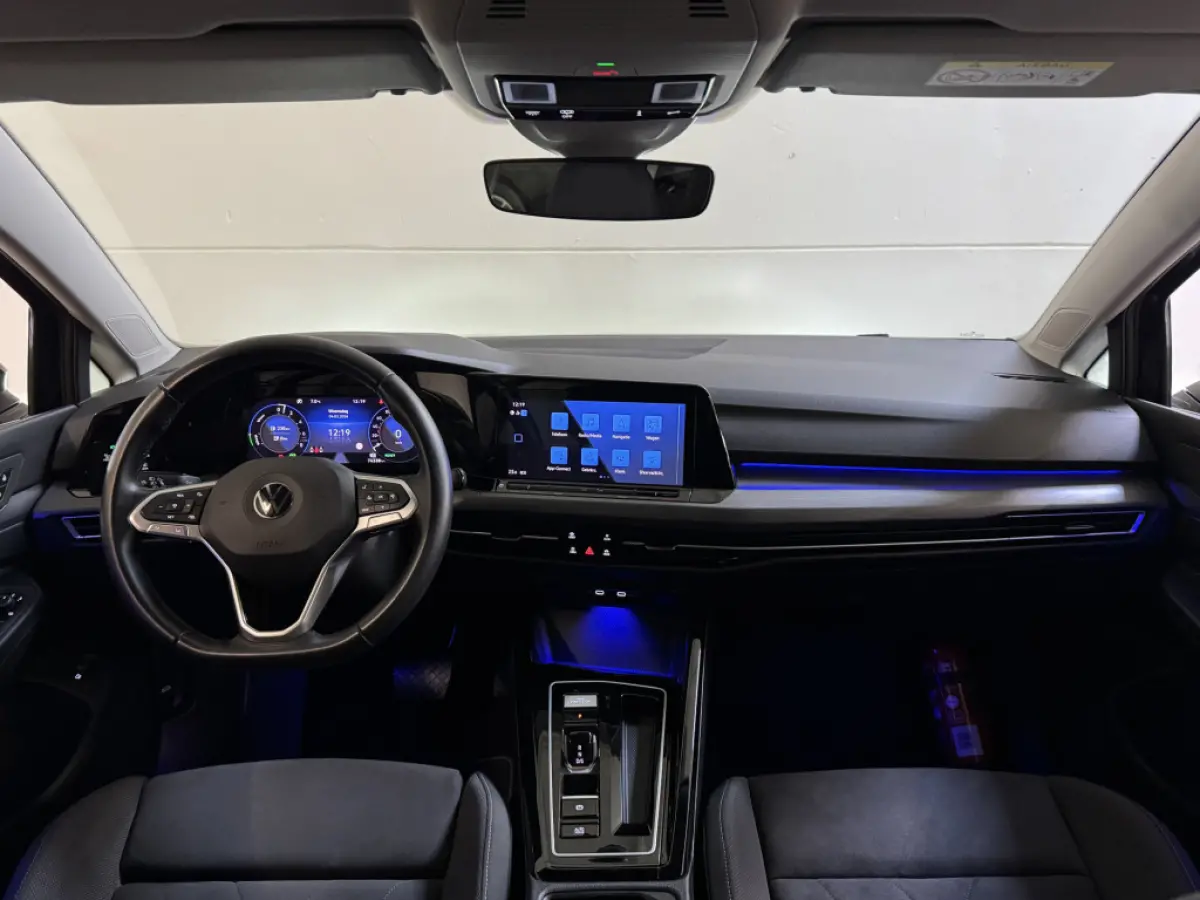 204PK eHybrid PHEV DSG STYLE CAMERA/CARPLAY/SFEERVERL.