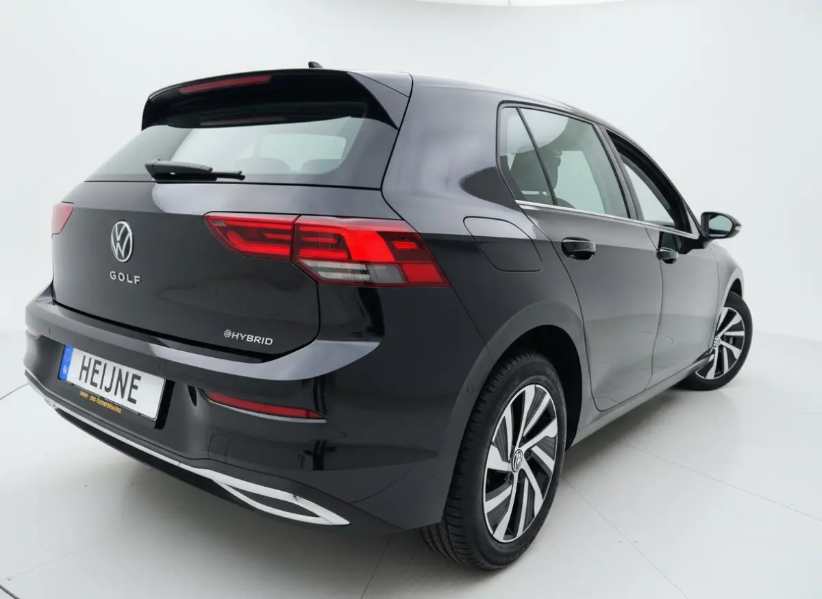 204PK eHybrid PHEV DSG STYLE CAMERA/CARPLAY/SFEERVERL.