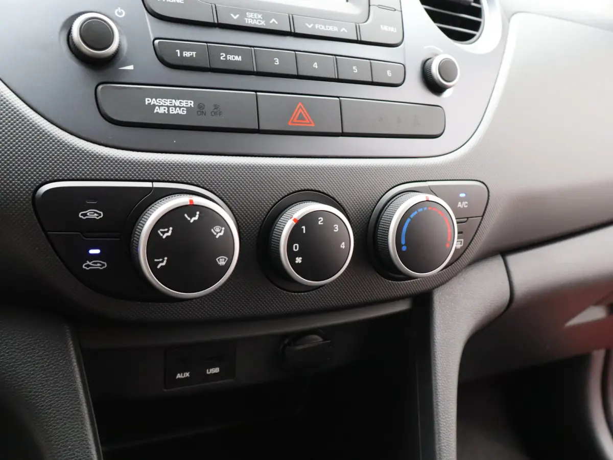 1.0i Comfort | Airco - Cruise Control | | Airco | Alarm klasse 1(startblokkering) | Alarmsysteem