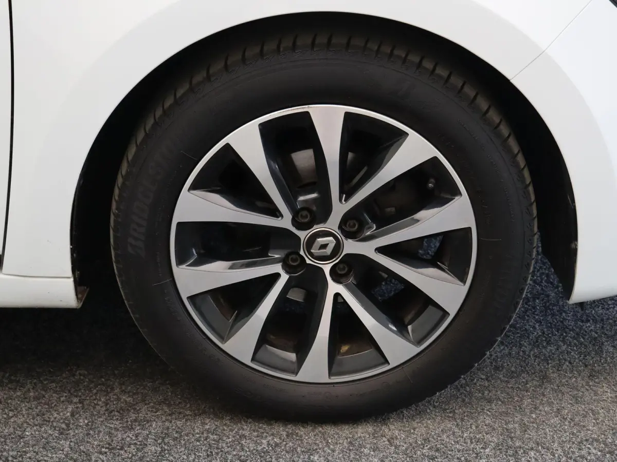 1.0 TCe Zen | 1e Eigenaar! | Airco | Cruise Control | Lichtmetalen velgen | ABD Onderhouden! |