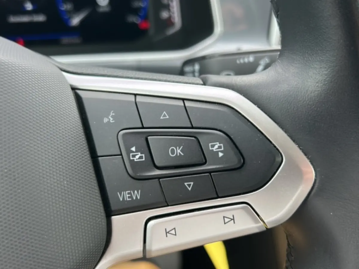 1.0 TSI STYLE CAMERA/DIG-DASH/ACC/STOELVERW/CARPLAY