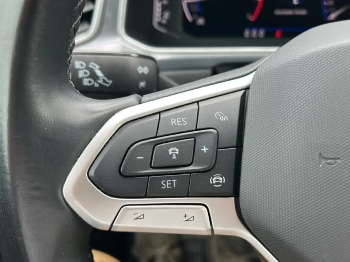1.0 TSI STYLE CAMERA/DIG-DASH/ACC/STOELVERW/CARPLAY