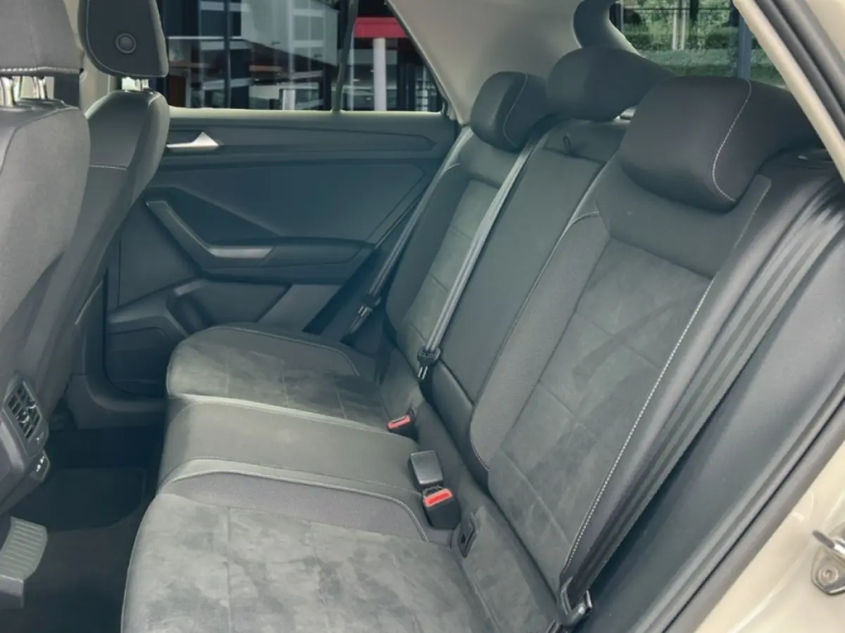 1.0 TSI STYLE CAMERA/DIG-DASH/ACC/STOELVERW/CARPLAY
