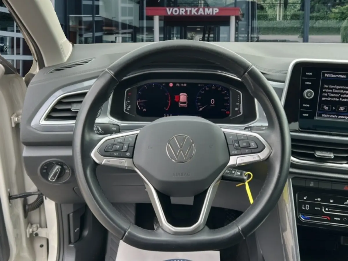 1.0 TSI STYLE CAMERA/DIG-DASH/ACC/STOELVERW/CARPLAY