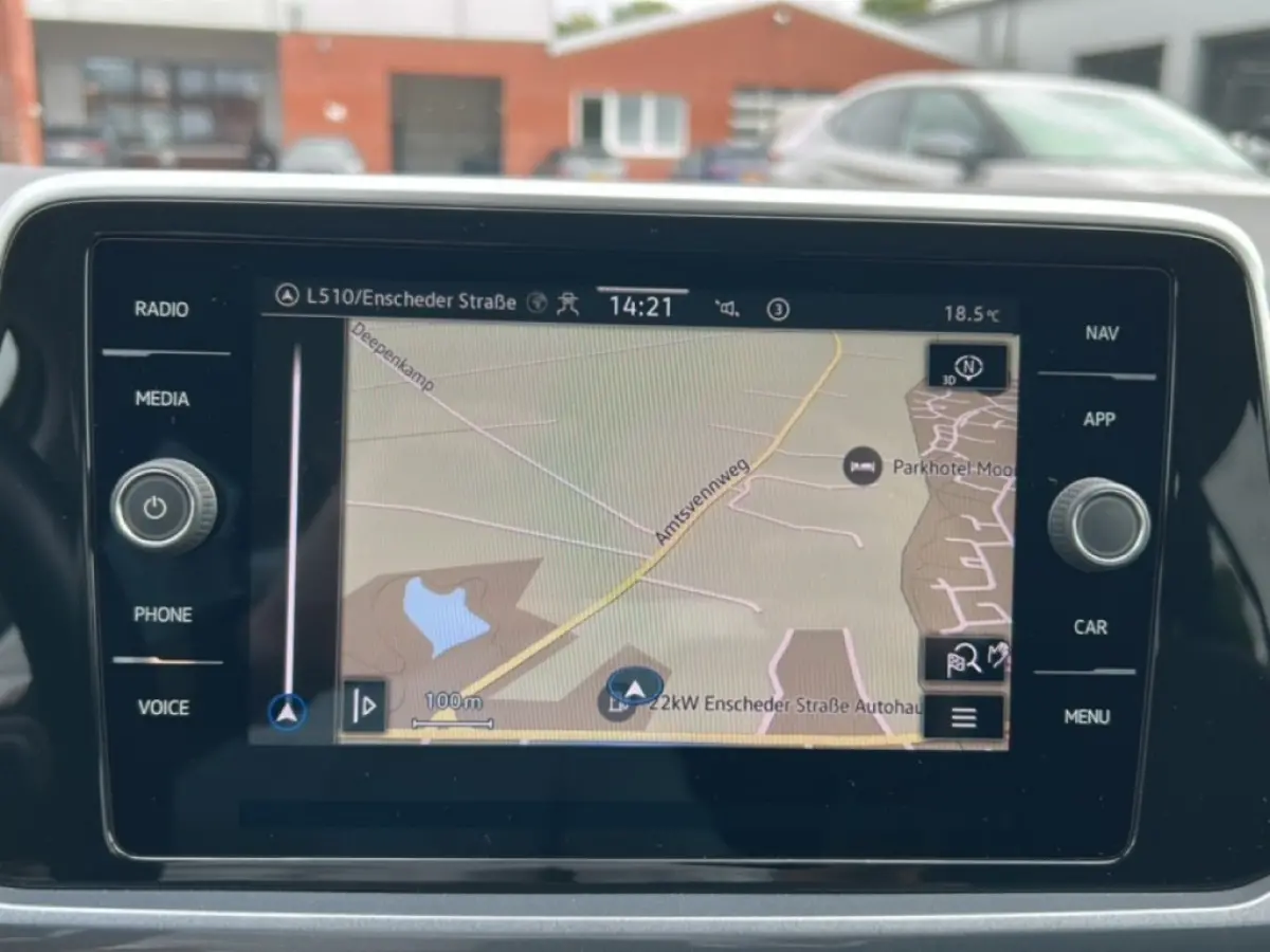 1.0 TSI STYLE CAMERA/DIG-DASH/ACC/STOELVERW/CARPLAY