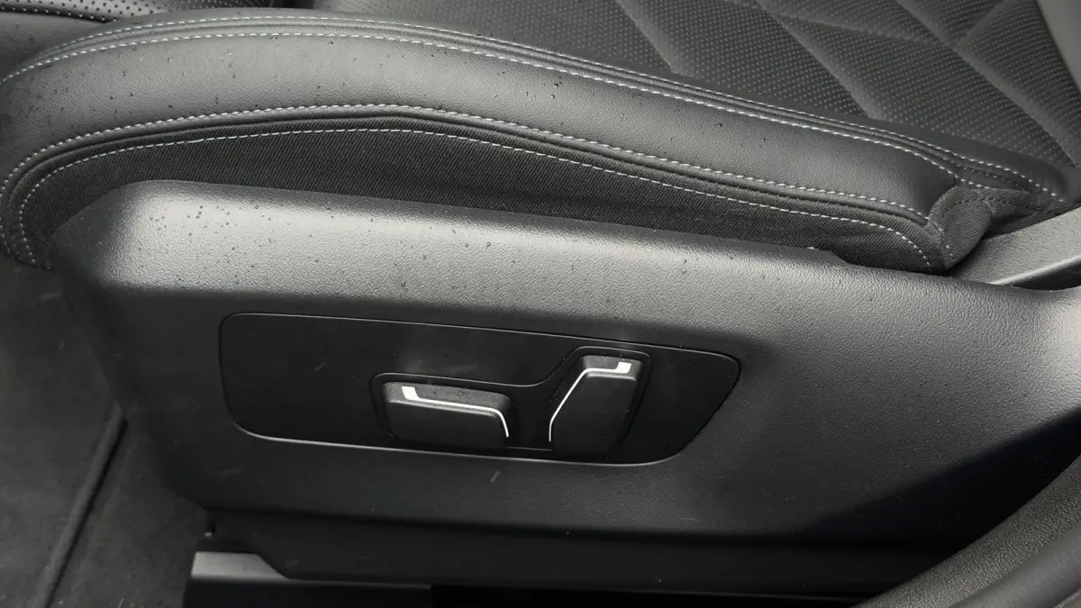 530e 299pk M-SPORT Pro | 360 Camera | Leder | Trekhaak | Harman/Kardon | Adaptive Cruise | Head-up |
