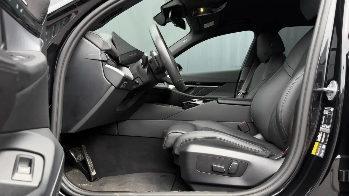 530e 299pk M-SPORT Pro | 360 Camera | Leder | Trekhaak | Harman/Kardon | Adaptive Cruise | Head-up |