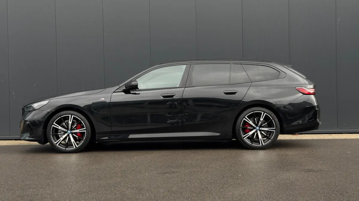 530e 299pk M-SPORT Pro | 360 Camera | Leder | Trekhaak | Harman/Kardon | Adaptive Cruise | Head-up |