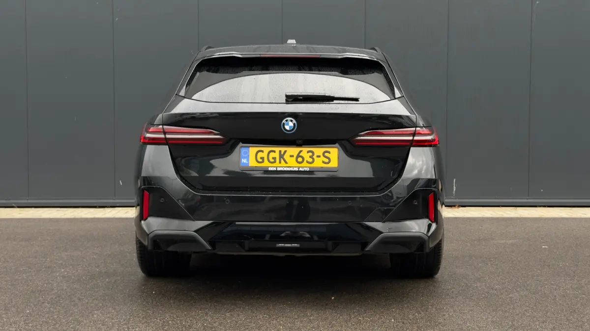 530e 299pk M-SPORT Pro | 360 Camera | Leder | Trekhaak | Harman/Kardon | Adaptive Cruise | Head-up |