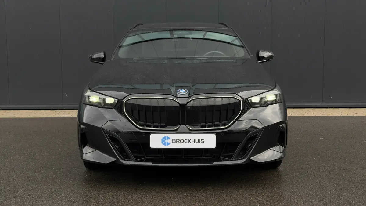 530e 299pk M-SPORT Pro | 360 Camera | Leder | Trekhaak | Harman/Kardon | Adaptive Cruise | Head-up |