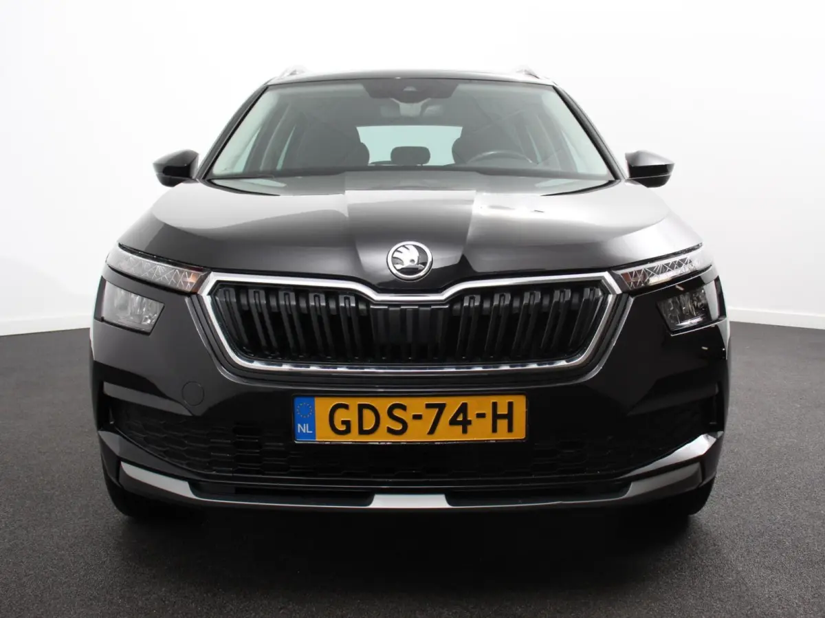 1.0 TSI 110pk DSG Style Navigatie Apple Carplay / Android auto Parkeersensor achter Cruise Control Verwarmbare voorstoelen Extra getint glas Climate Control