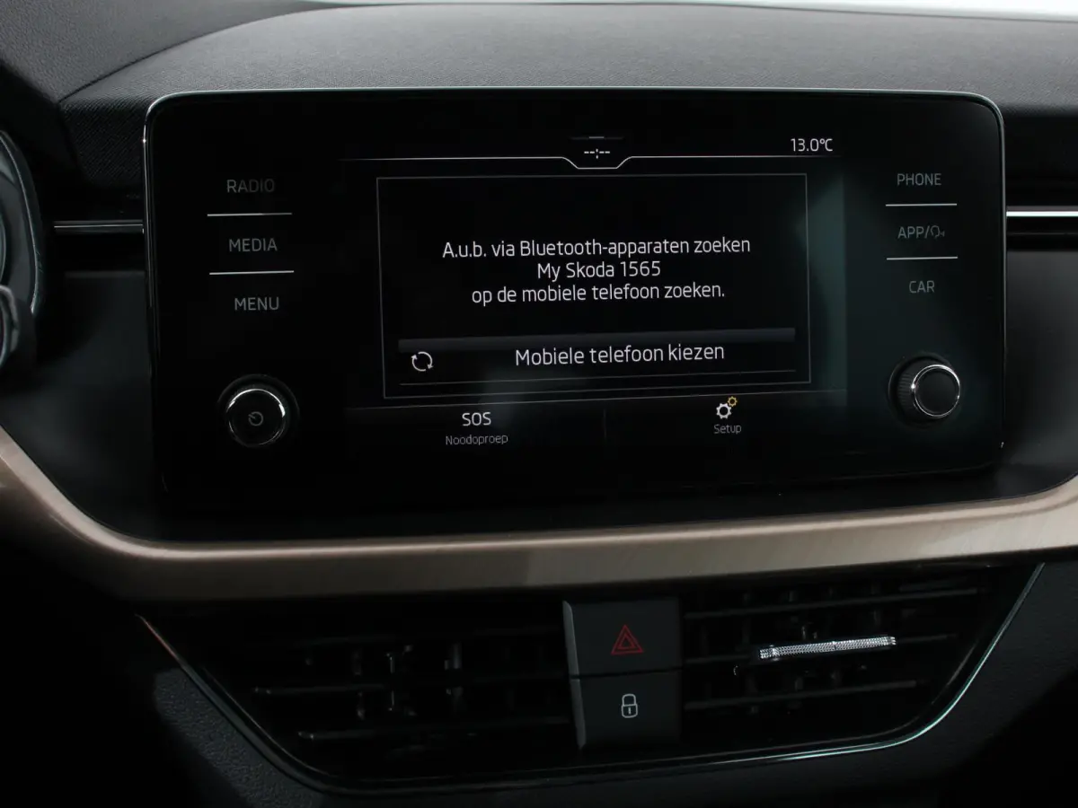 1.0 TSI 110pk DSG Style Navigatie Apple Carplay / Android auto Parkeersensor achter Cruise Control Verwarmbare voorstoelen Extra getint glas Climate Control