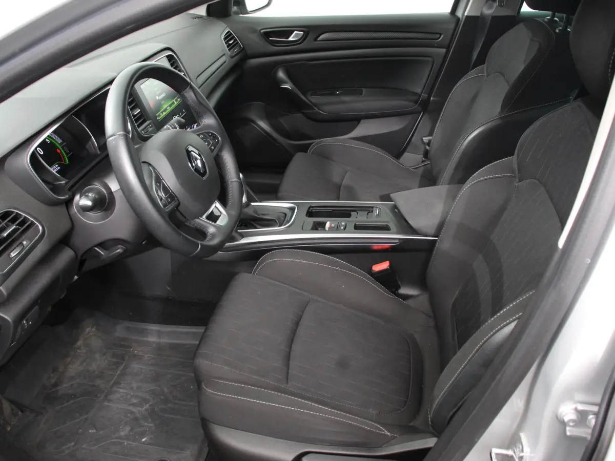 1.3 TCe 140pk Automaat Limited Navigatie Climate Control Cruise Control Lichtmetalen velgen Parkeer sensoren