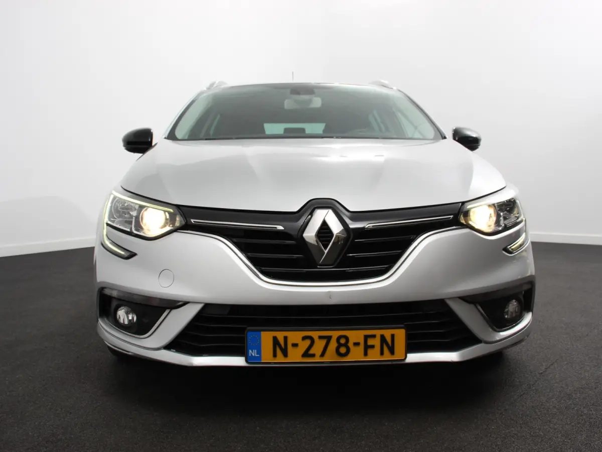 1.3 TCe 140pk Automaat Limited Navigatie Climate Control Cruise Control Lichtmetalen velgen Parkeer sensoren