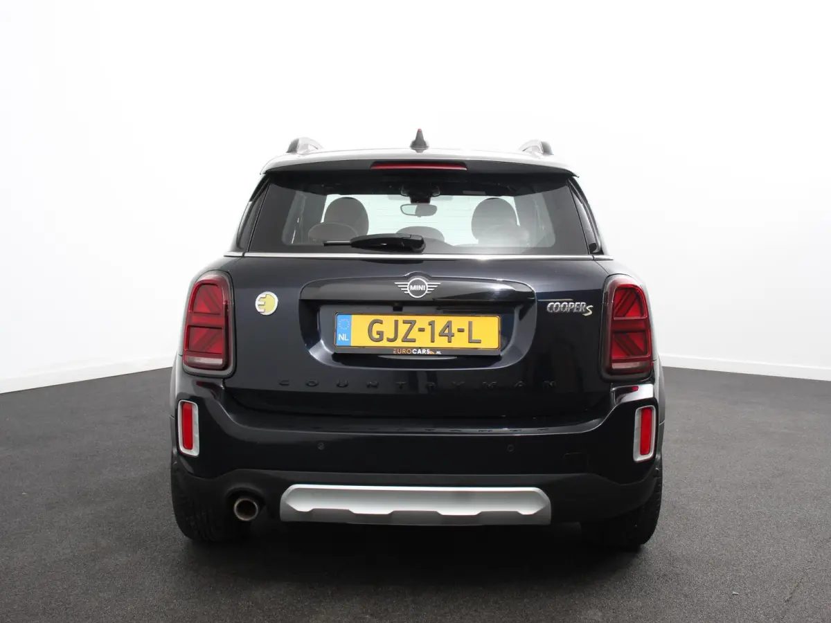 1.5 Cooper PHEV ALL4 Chili Automaat Climate control Adaptieve cruise control HUD Lichtmetalen velgen Navigatie Parkeersensoren Camera Stoelverwarming
