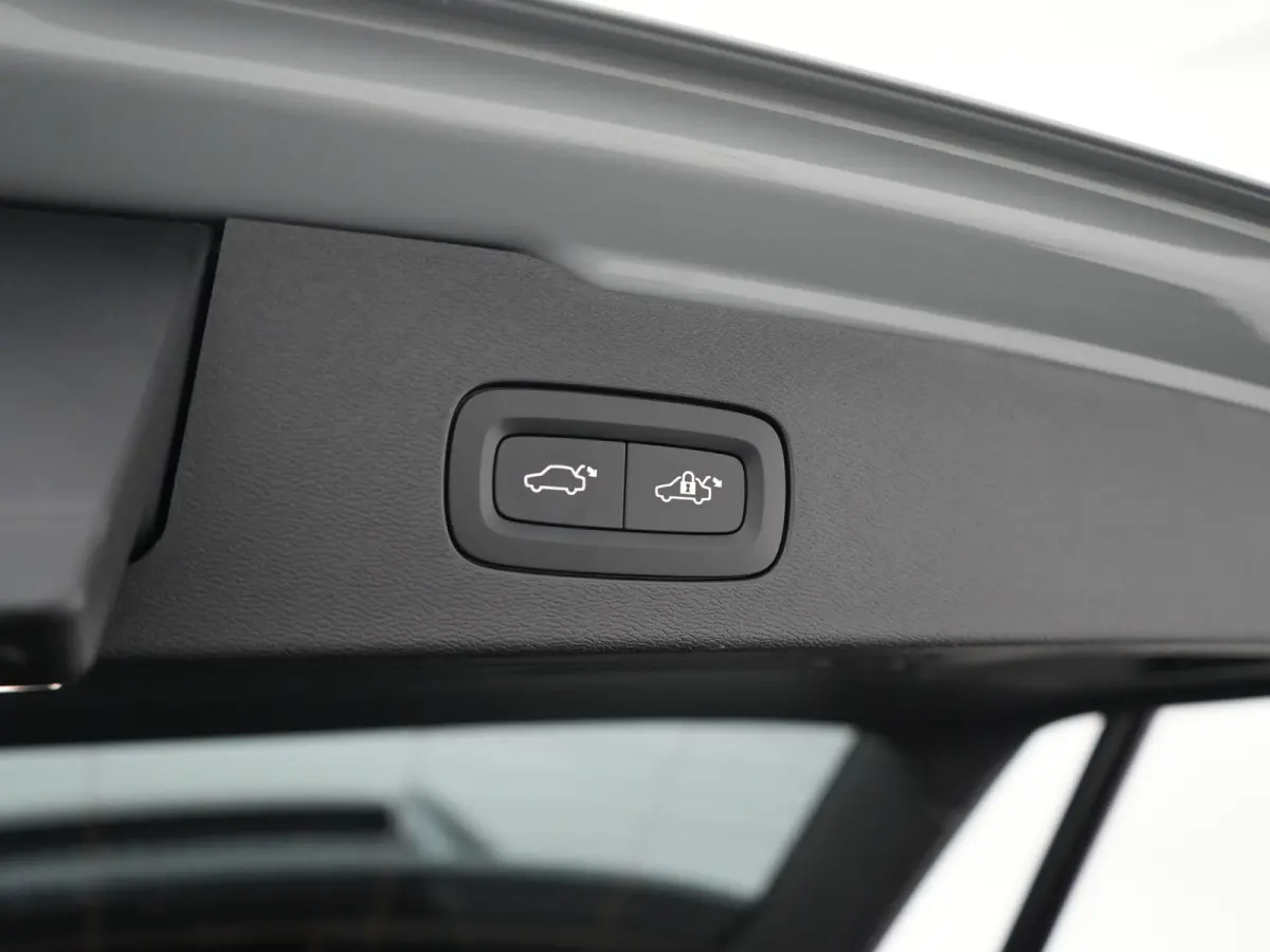 T6 Recharge AWD Ultra Dark | Bowers & Wilkins | Head-Up | 360° | Massage | Nappa | Stoelventilatie | Panoramadak