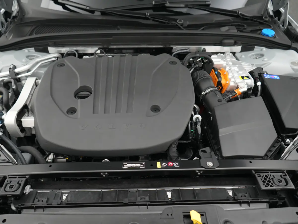 T6 Recharge AWD Ultra Dark | Bowers & Wilkins | Head-Up | 360° | Massage | Nappa | Stoelventilatie | Panoramadak