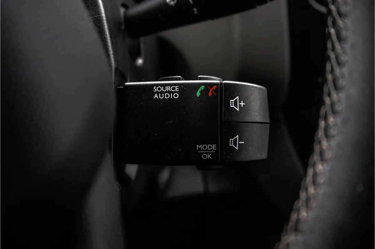 **1.6 dCi 9-Pers L2H1 | Incl. BPM, BTW vrij | R-Link | Navi | A/C | Cruise | PDC | MF Stuur | Start / Stop**