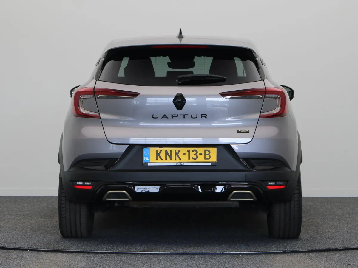 E-Tech Hybrid 145pk E-tech Engineerd | Achteruitrijcamera | Parkeersensoren voor en achter | Cruise control | Climate control |