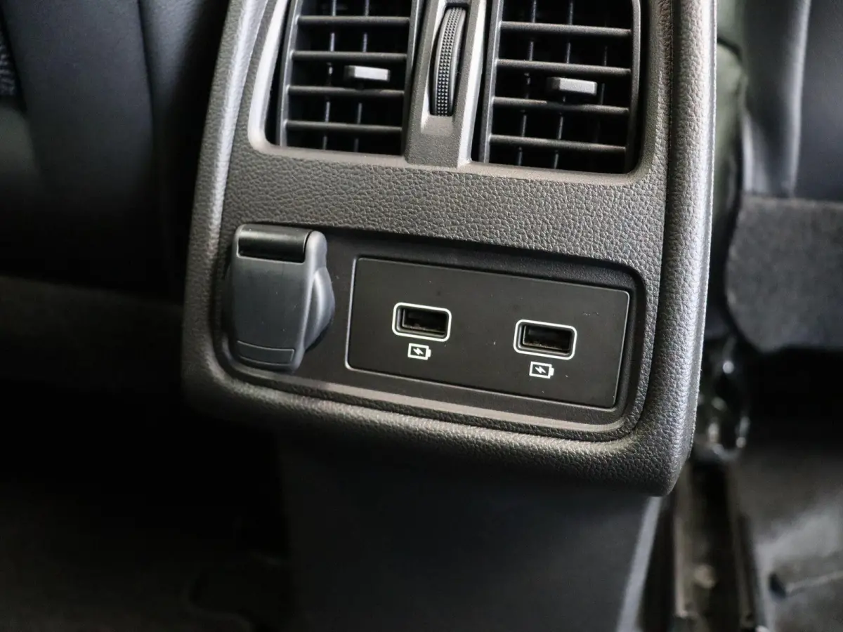 E-Tech Hybrid 145pk E-tech Engineerd | Achteruitrijcamera | Parkeersensoren voor en achter | Cruise control | Climate control |