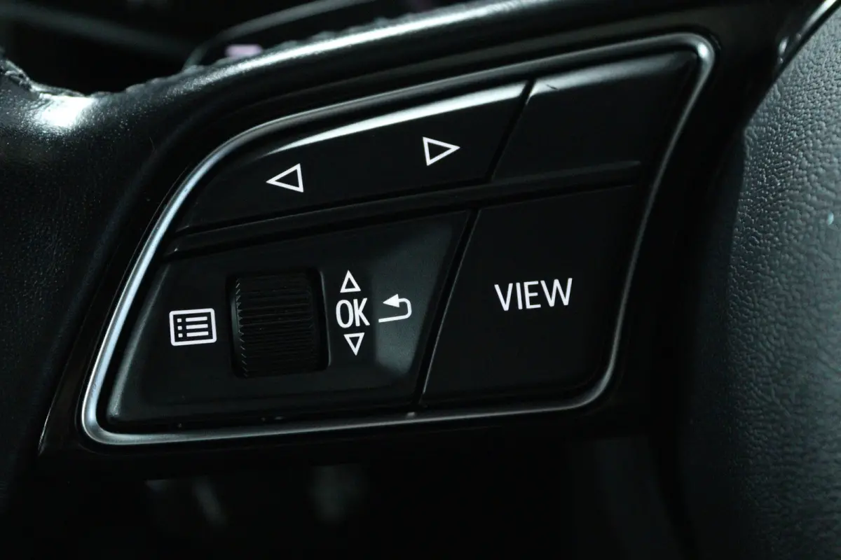 30 TFSI Business edition (NAVIGATIE, CRUISE CONTROL, PARKEERSENSOREN)