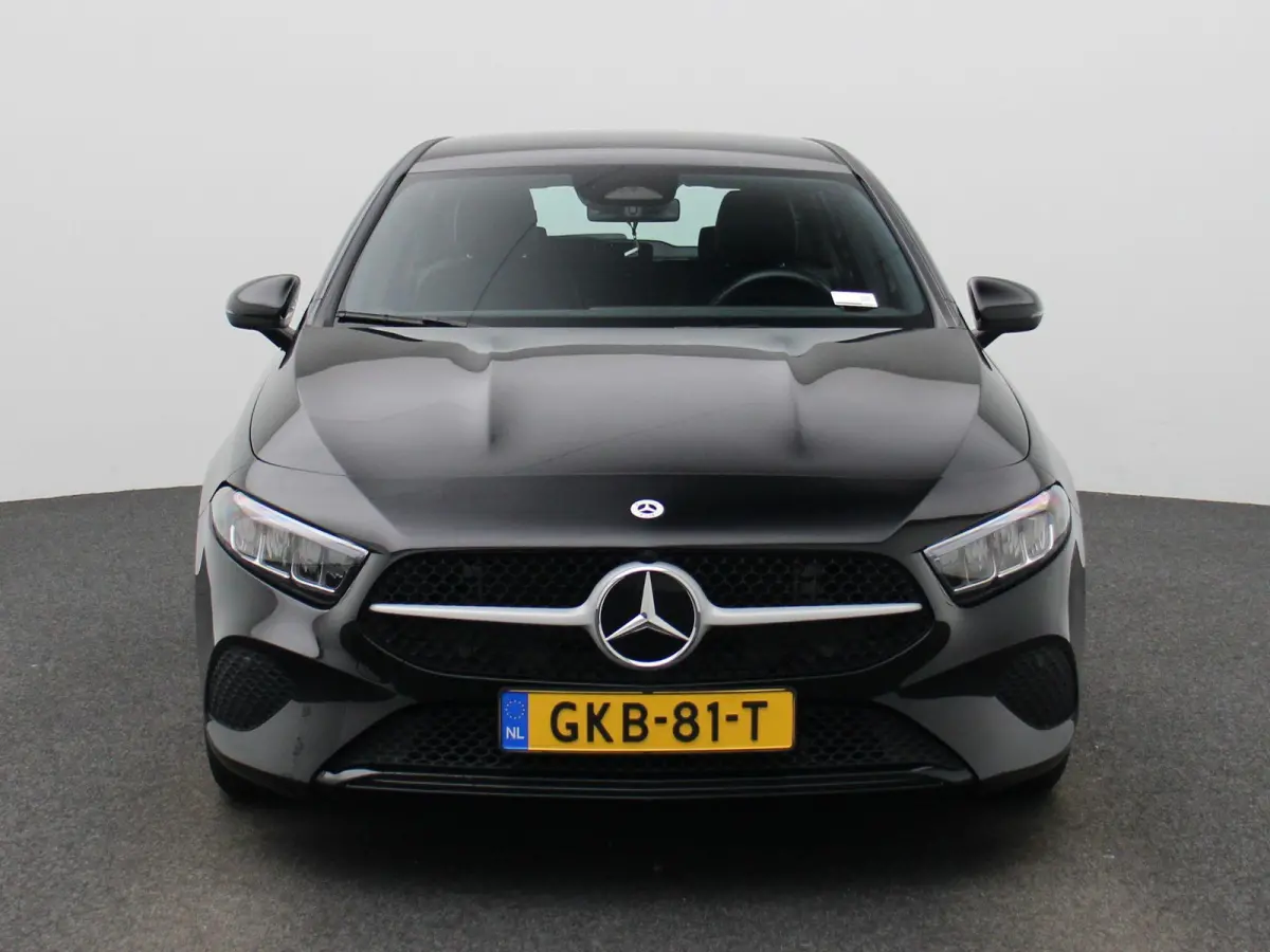 180 Star Edition | Automaat | Achteruitrijcamera | Parkeersensoren | Stoelverwarming | Climate Control |