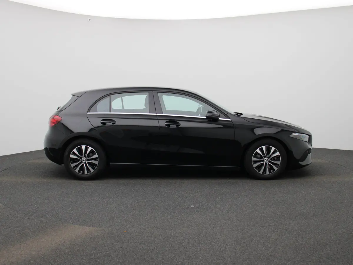 180 Star Edition | Automaat | Achteruitrijcamera | Parkeersensoren | Stoelverwarming | Climate Control |