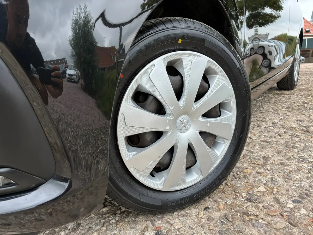 1.0 e-VTi Active |'' 109.000 KM '' + Airco + 5-Drs nu € 5.975,-!!!