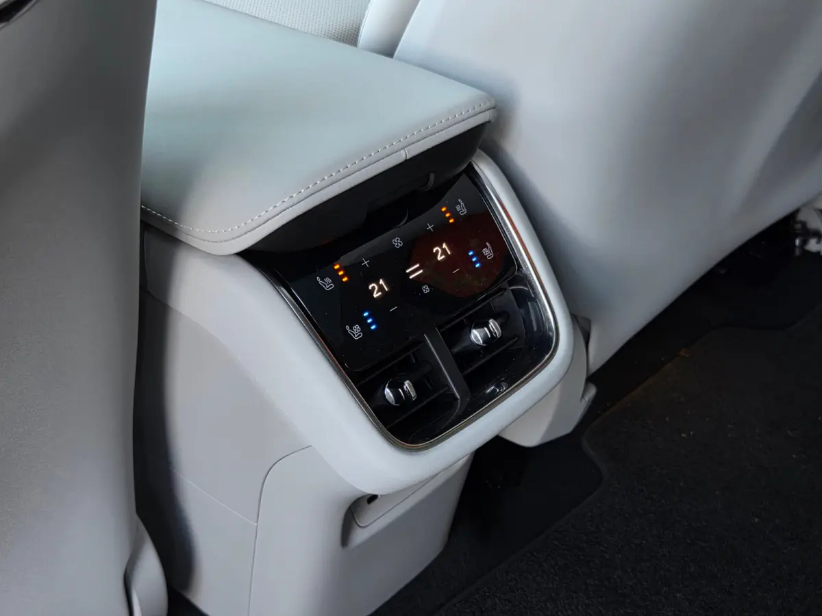 Single Motor Extended Range Ultra 92 kWh | Luchtvering | Soft-close | Massage/ventilatie | Pilot Assist | 22" Velgen