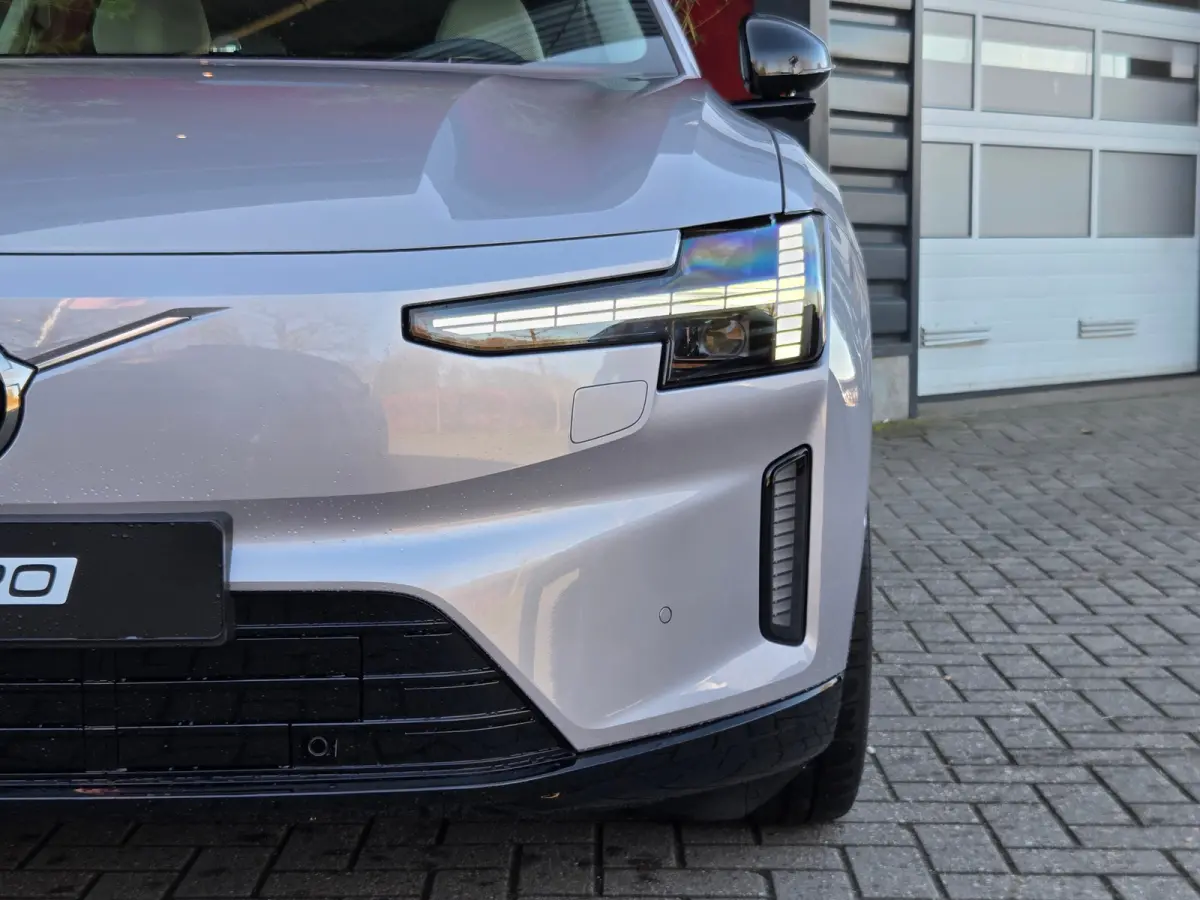 Single Motor Extended Range Ultra 92 kWh | Luchtvering | Soft-close | Massage/ventilatie | Pilot Assist | 22" Velgen