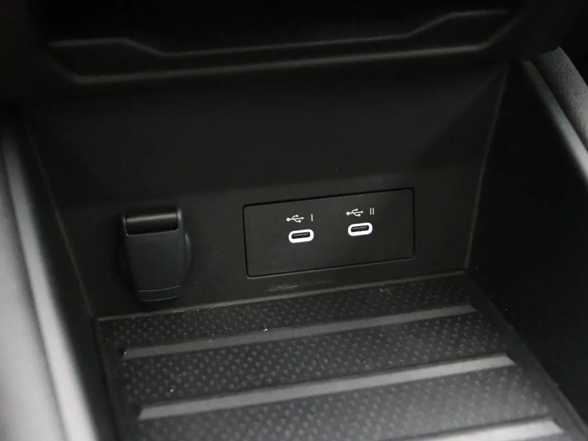 1.8 E-Tech full hybrid 160 iconic | Stoel-stuurwielverwarming | Elek. bedienbare stoelen | Voorruitverwarming | Adaptieve cruise control |