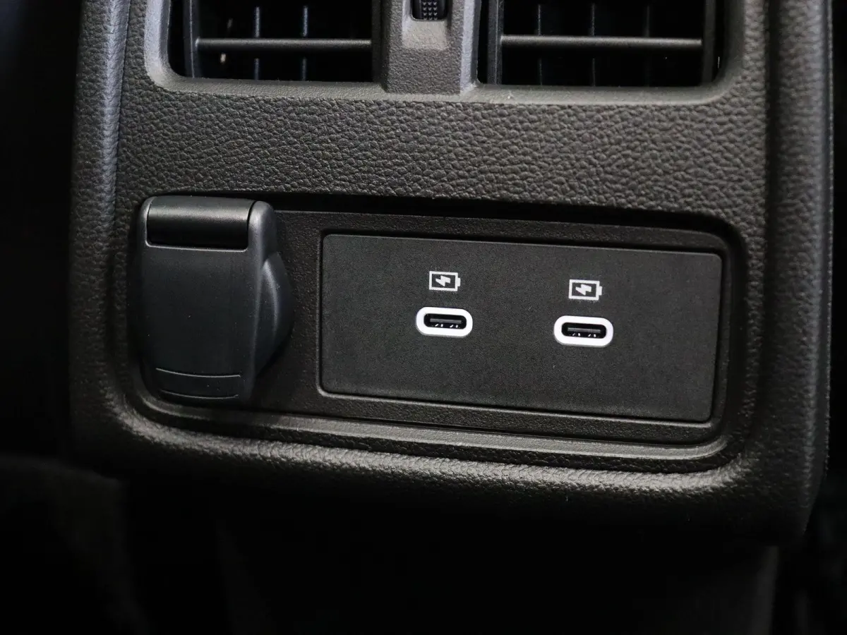 1.8 E-Tech full hybrid 160 iconic | Stoel-stuurwielverwarming | Elek. bedienbare stoelen | Voorruitverwarming | Adaptieve cruise control |