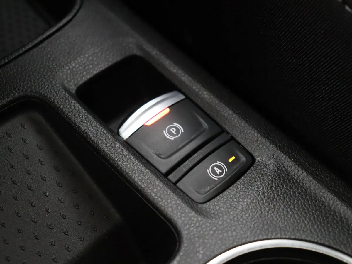 1.8 E-Tech full hybrid 160 iconic | Stoel-stuurwielverwarming | Elek. bedienbare stoelen | Voorruitverwarming | Adaptieve cruise control |