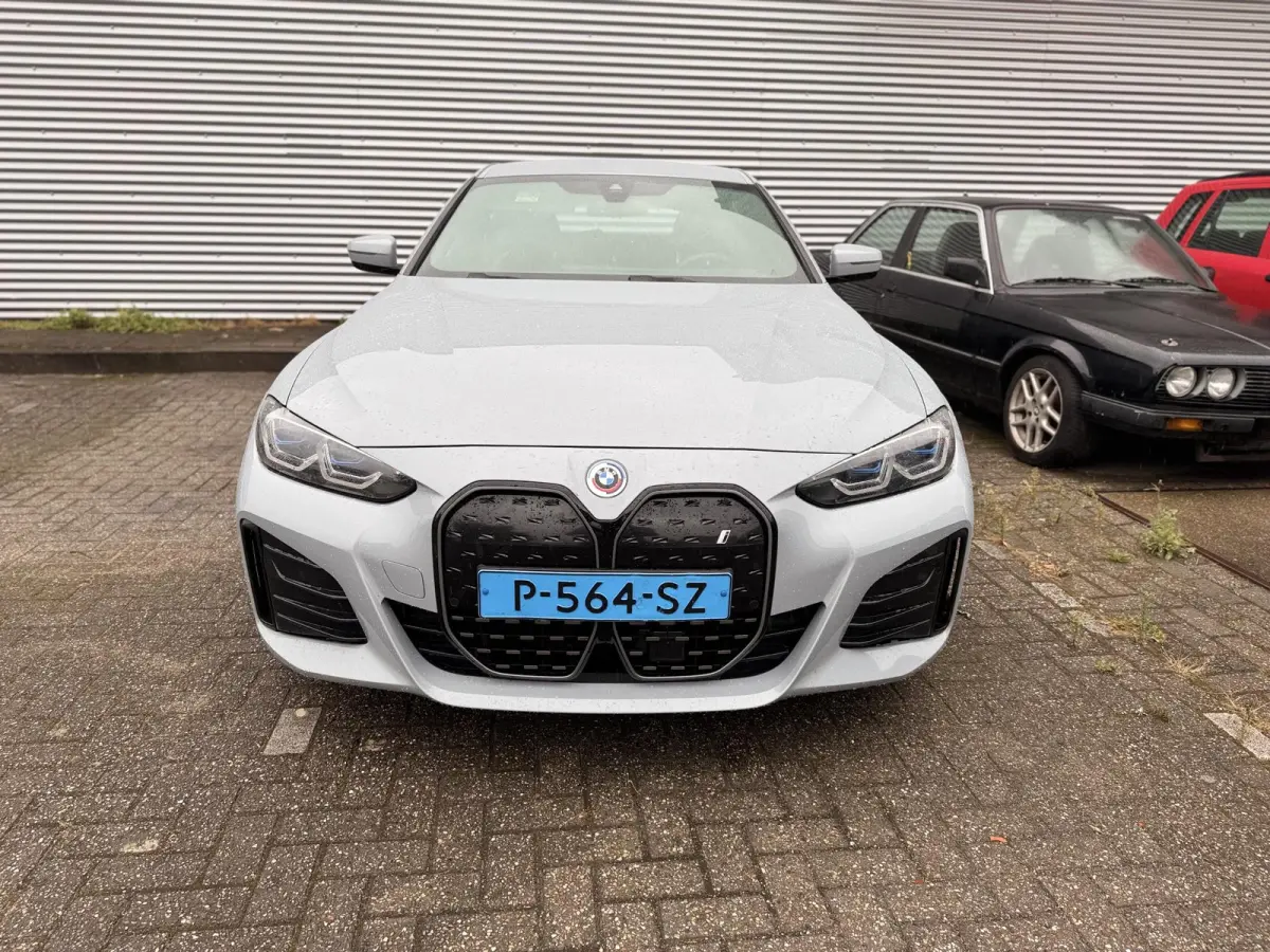 eDrive40 High Executive 84 kWh / ELEKTROMOTOR DEFECT /