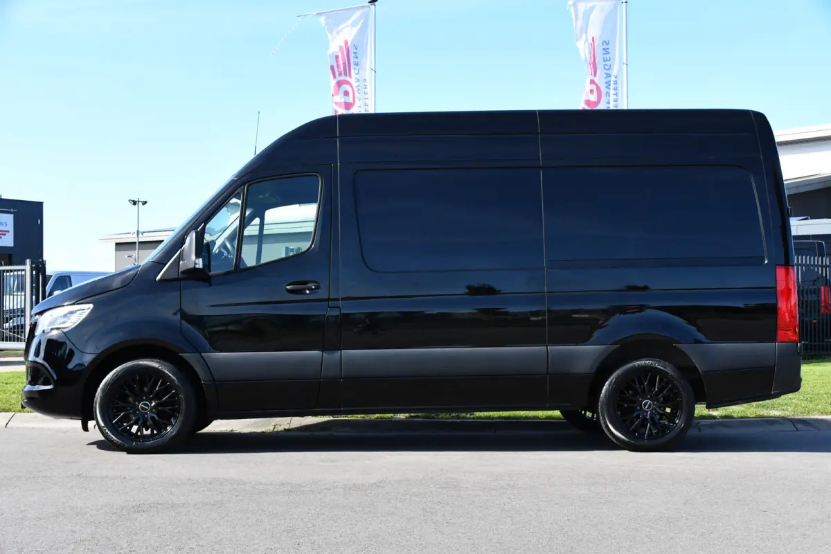 315 1.9 CDI L2H2 Black Edition Camera, Cruise, Carplay, LED, 150pk, Automaat, Multimedia, Uniek!