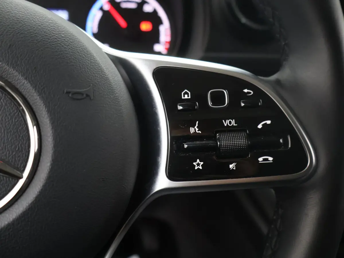 51kW L1 PRO | Navigatie | Parkeercamera | Cruise Control | Stoelverwarming | Certified