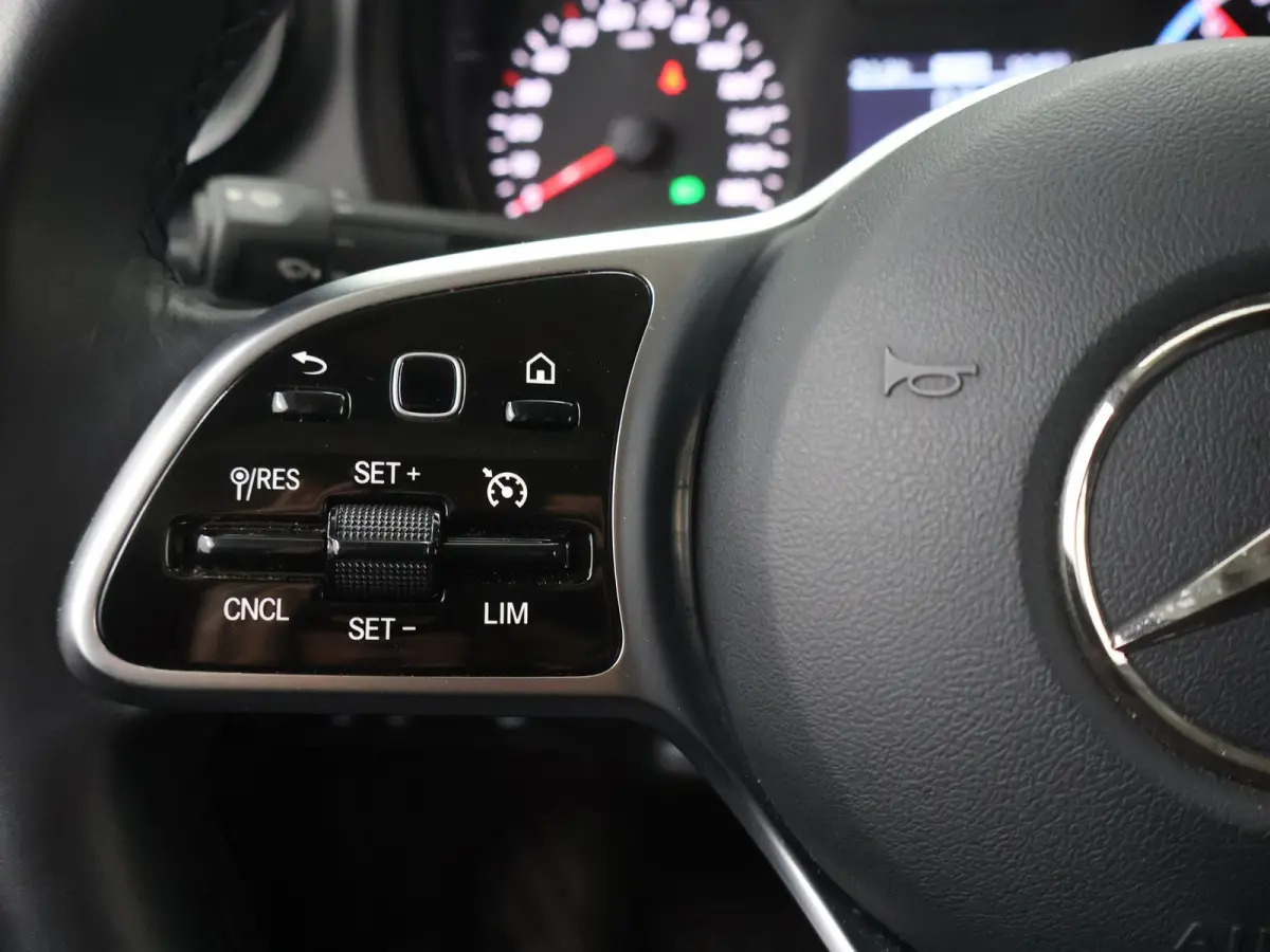 51kW L1 PRO | Navigatie | Parkeercamera | Cruise Control | Stoelverwarming | Certified