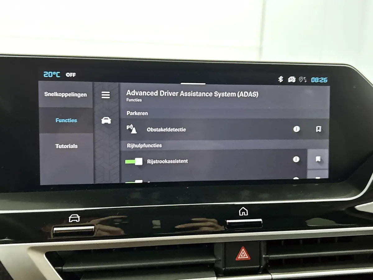 1.2 Hybrid 145pk Collection Automaat | Navigatie | Climate Control | Cruise Control | 18"LMV | Full-LED | Stoelverwarming | Apple Carplay/Android Auto | Voorruitverwarming |
