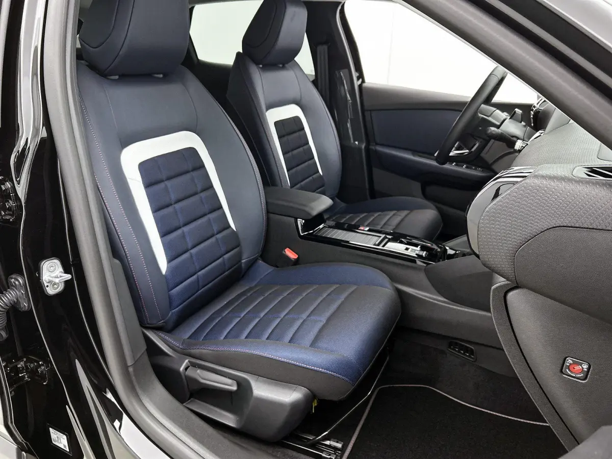 1.2 Hybrid 145pk Collection Automaat | Navigatie | Climate Control | Cruise Control | 18"LMV | Full-LED | Stoelverwarming | Apple Carplay/Android Auto | Voorruitverwarming |